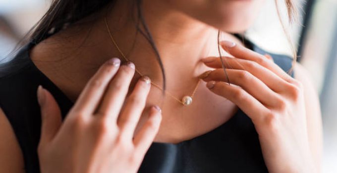 Inspiration: comment porter les perles de manière moderne ?