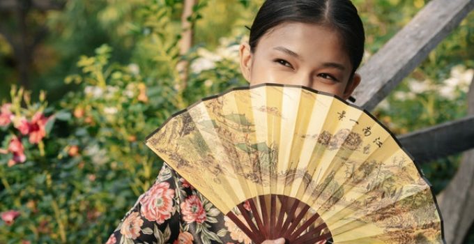 Kimono femme : comment le porter et avec quelle tenue ?